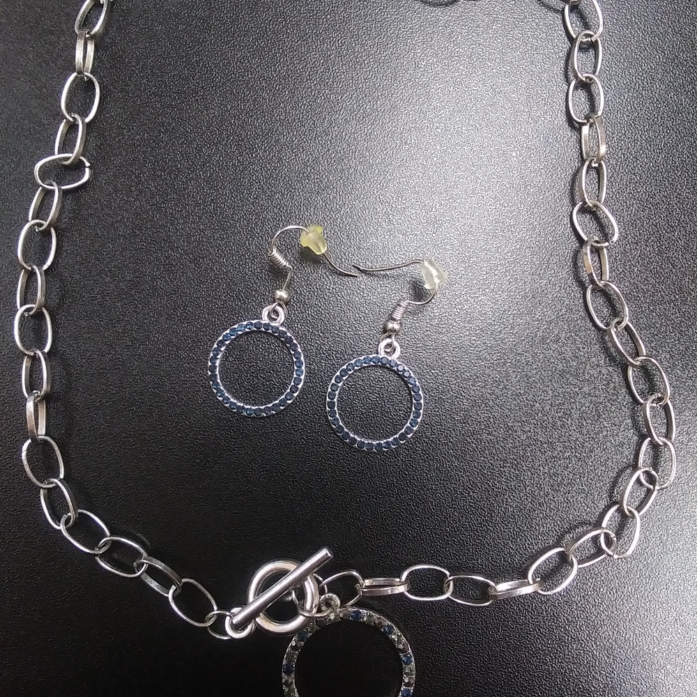 Paparazzi circle necklace and earrings